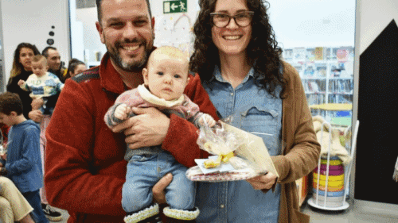 Varias familias asisten al evento. / aee