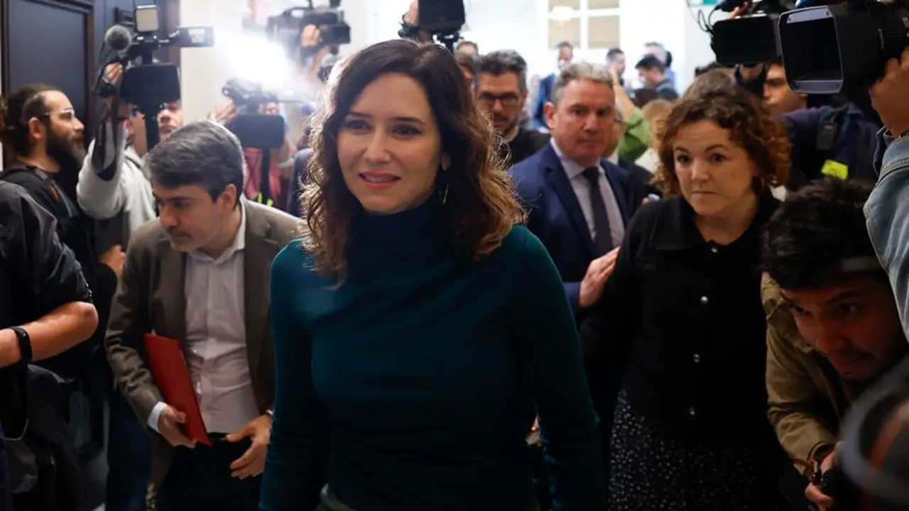 La presidenta de la Comunidad de Madrid, Isabel D&iacute;az Ayuso a su llegada al desayuno informativo de Forum Europa este lunes en Madrid. EFE/ Chema Moya