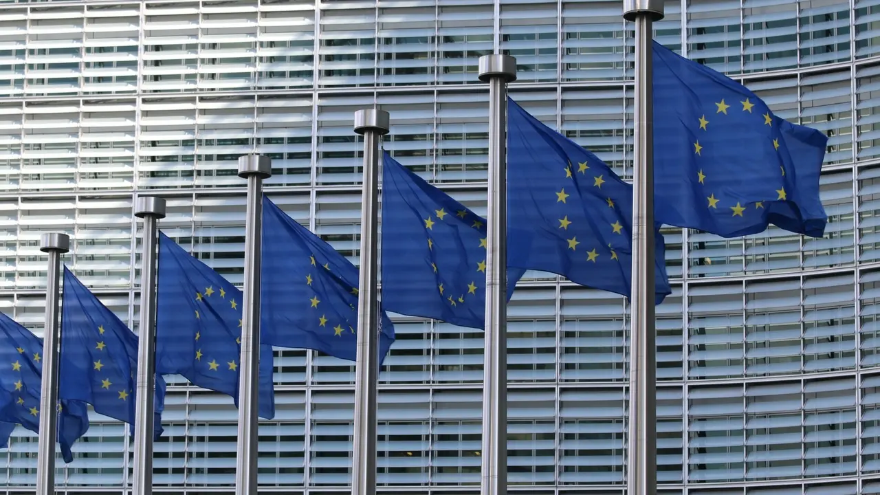 Banderas de la Uni&oacute;n Europea en Bruselas. EP