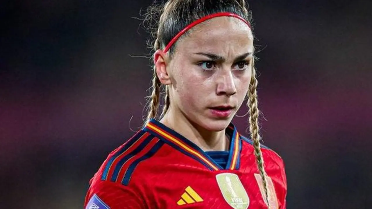 Athenea del Castillo brilla en la #UWNL, marcando un impactante registro de 5 goles y 1 asistencia en solo 8 partidos, destacando su talento y contribuci&oacute;n clave al equipo.
