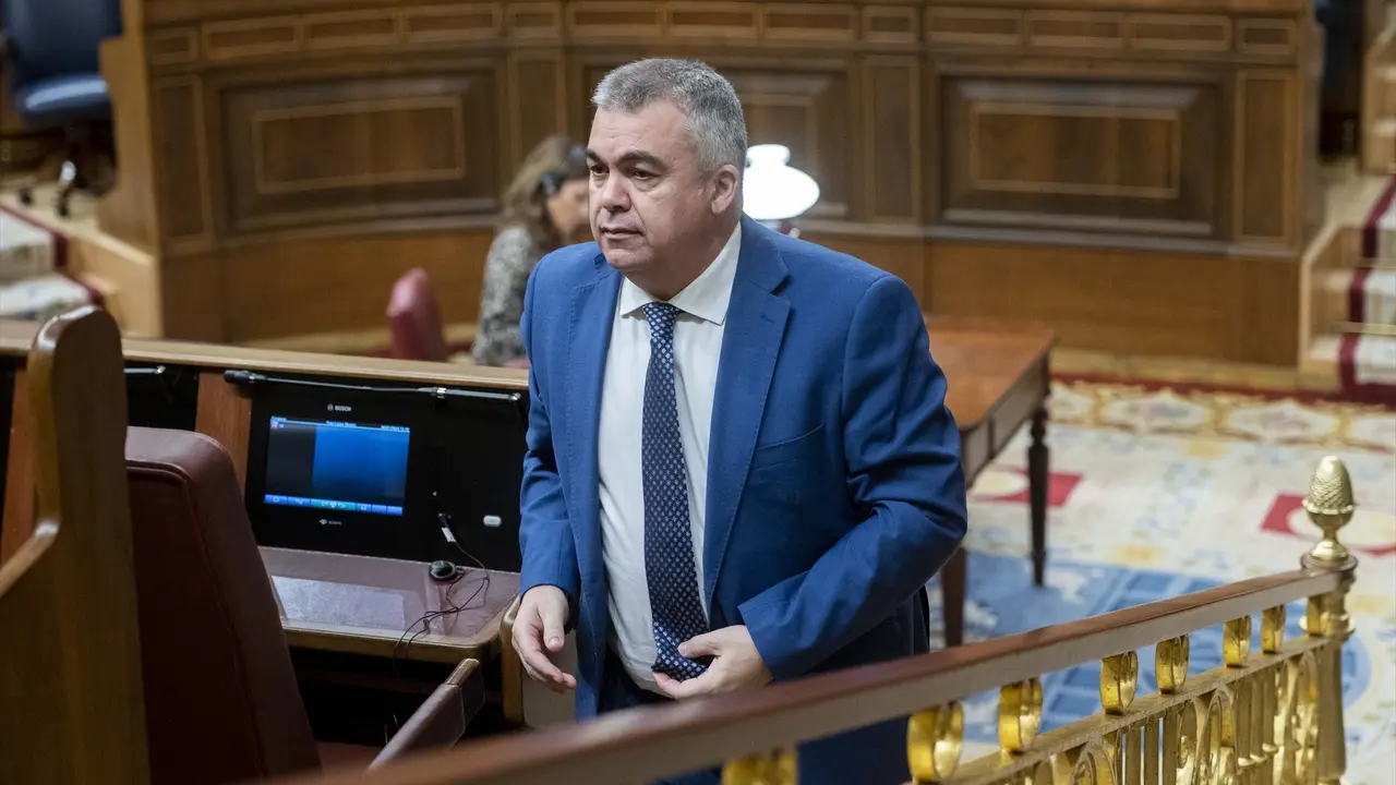 El secretario de Organizaci&oacute;n del PSOE, Santos Cerd&aacute;n, durante una sesi&oacute;n plenaria. EP / Alberto Ortega