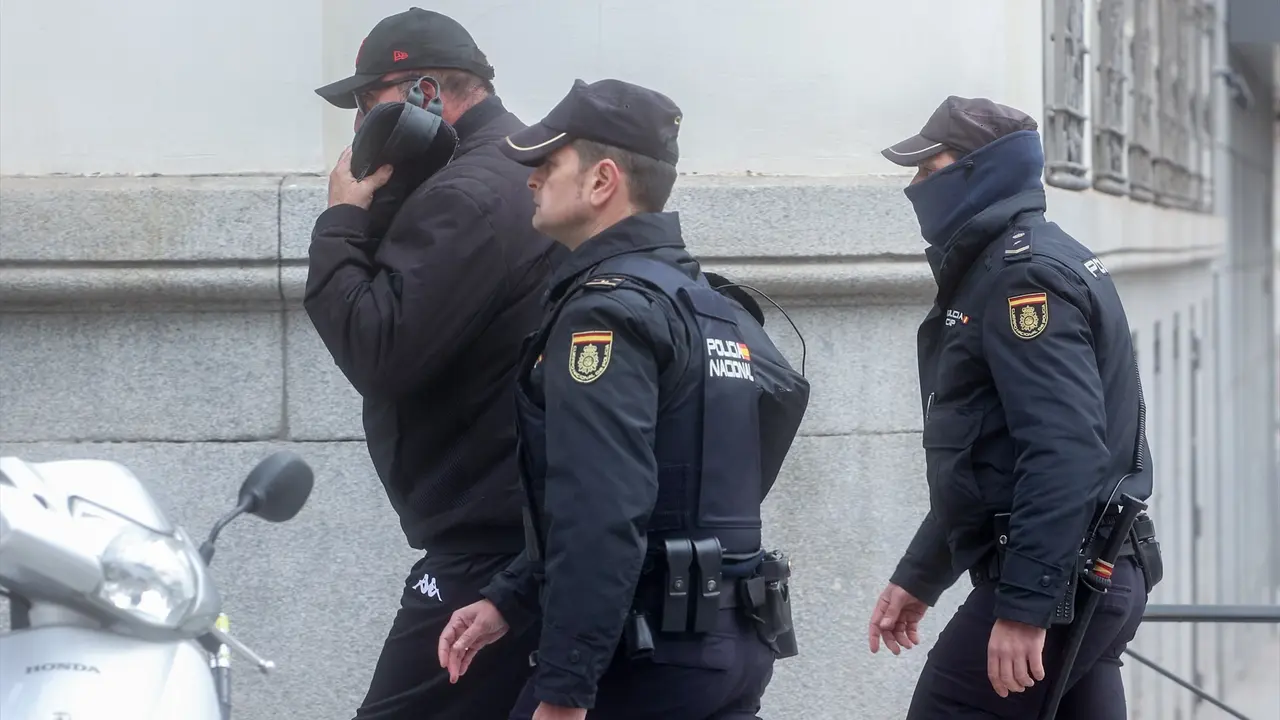 El exasesor del exministro Jos&eacute; Luis &Aacute;balos, Koldo Garc&iacute;a, a su salida de la Audiencia Nacional. EP / Ricardo Rubio