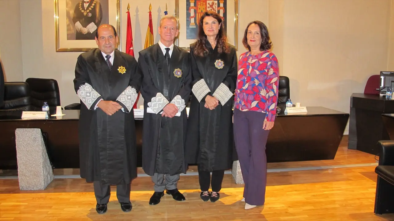 La actual presidenta de la Fiscal&iacute;a Provincial de Madrid, Mar&iacute;a Pilar Rodr&iacute;guez Fern&aacute;ndez, (2&ordm; a la derecha). EP / Archivo