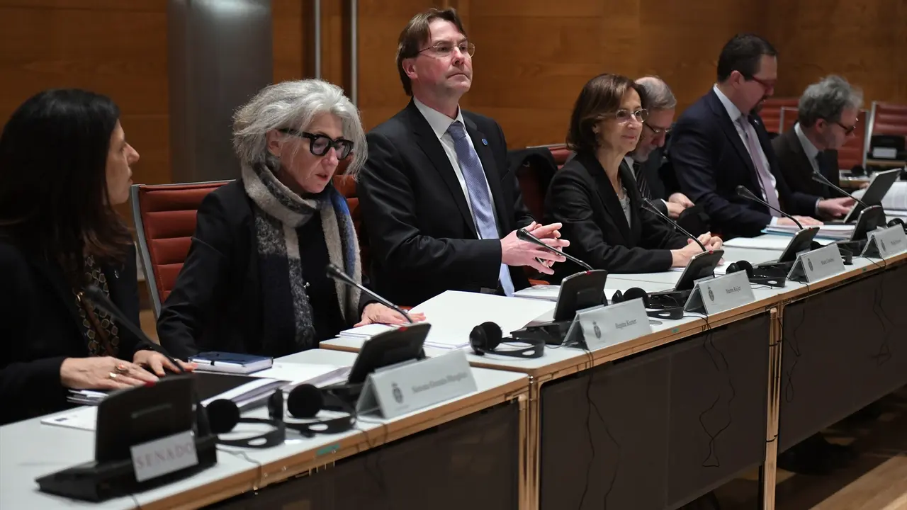 El vicepresidente de la Comisi&oacute;n de Venecia, Martin Kujier (c), durante una reuni&oacute;n de la Comisi&oacute;n de Venecia con la Comisi&oacute;n de Justicia. EP / Fernando S&aacute;nchez / Archivo