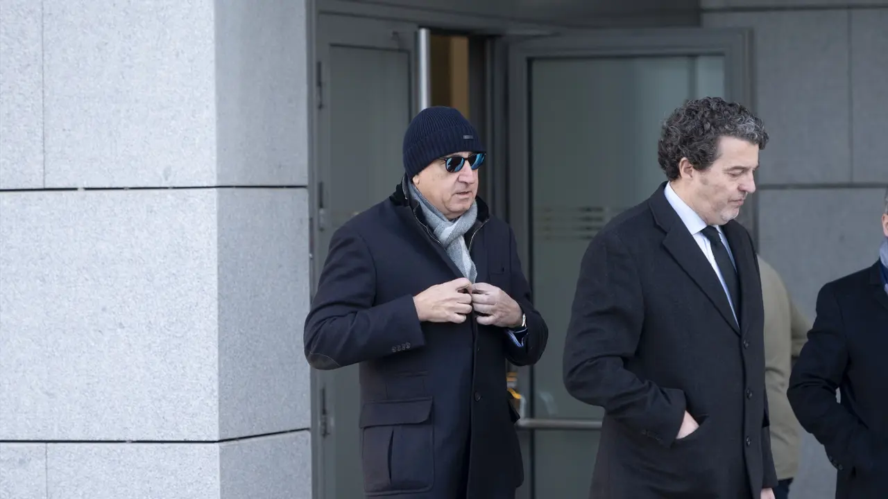 El empresario Juan Carlos Cueto (i) llega a la Audiencia Nacional para declarar. EP / Archivo