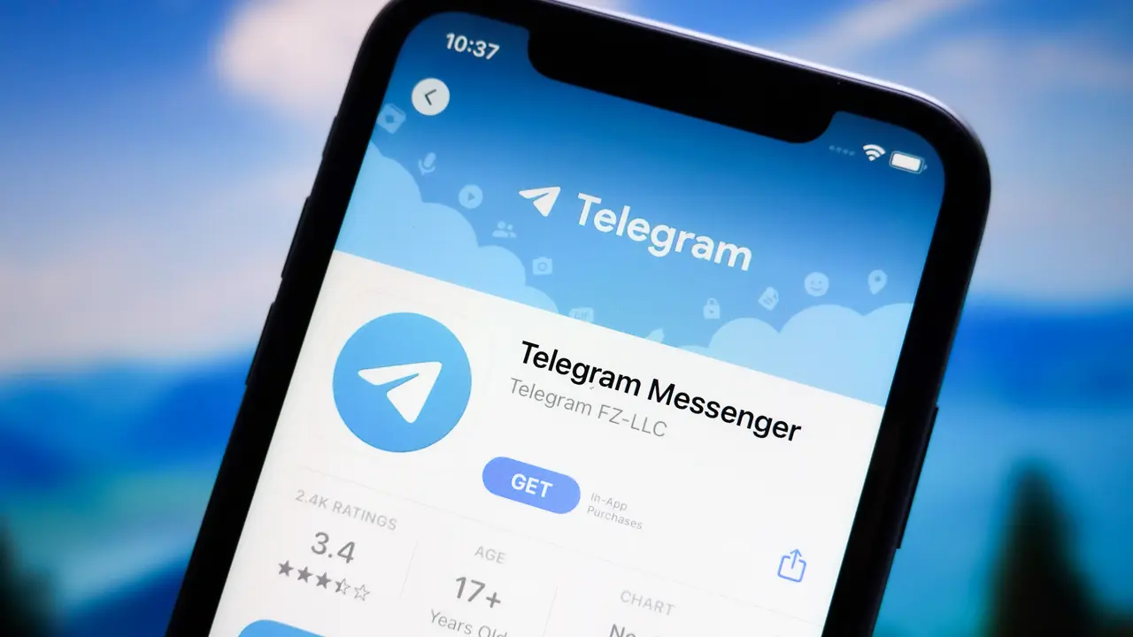 Un m&oacute;vil con la aplicaci&oacute;n de Telegram. / EP