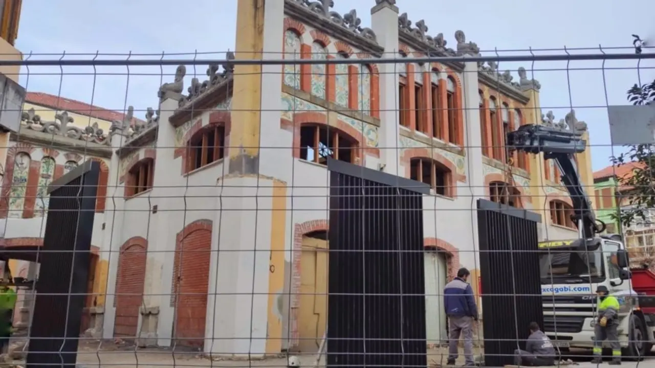 Obras en el Mercado de Abastos de Laredo. / Alerta