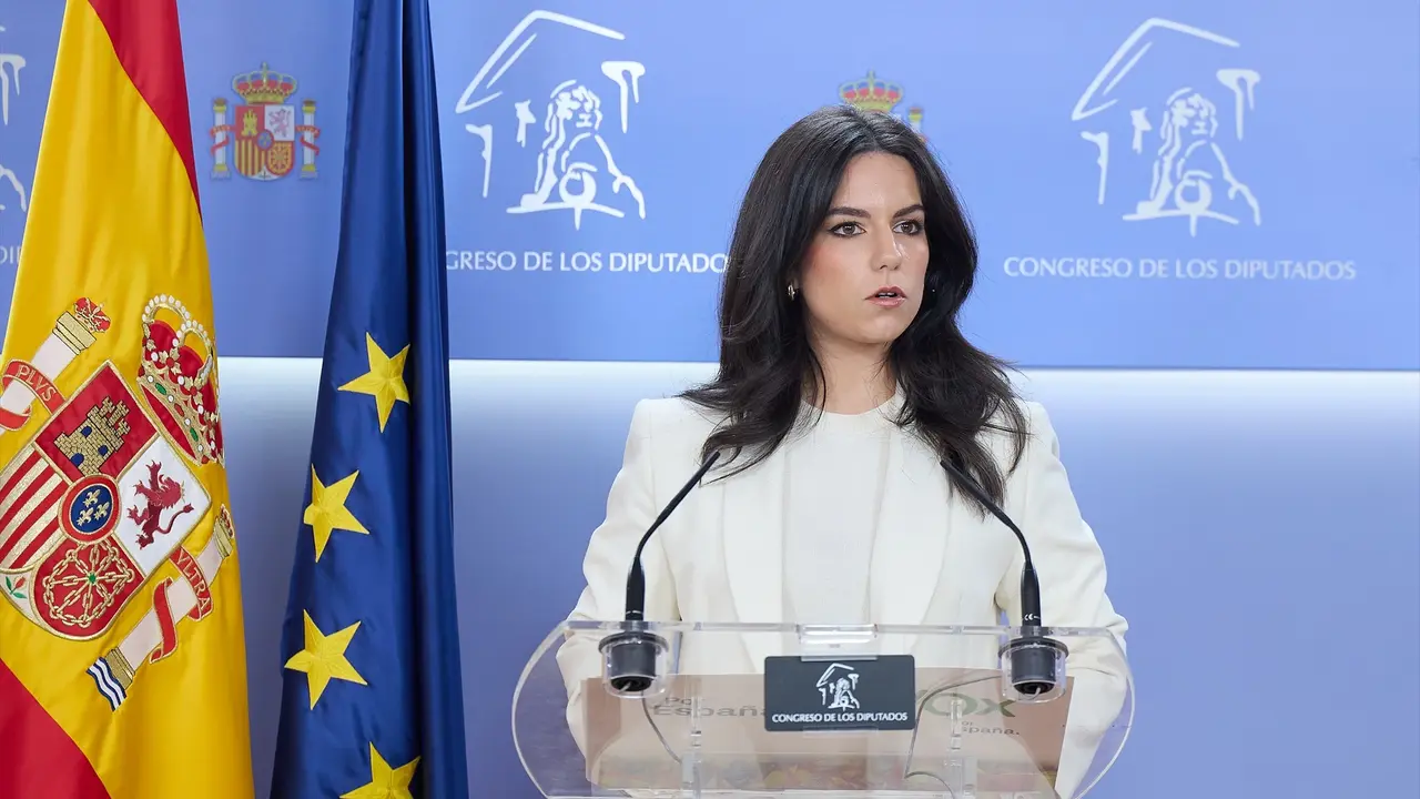 La portavoz de Vox en el Congreso, Pepa Mill&aacute;n, durante una rueda de prensa anterior a la reuni&oacute;n de la Junta de Portavoces. / Jes&uacute;s Hell&iacute;n
