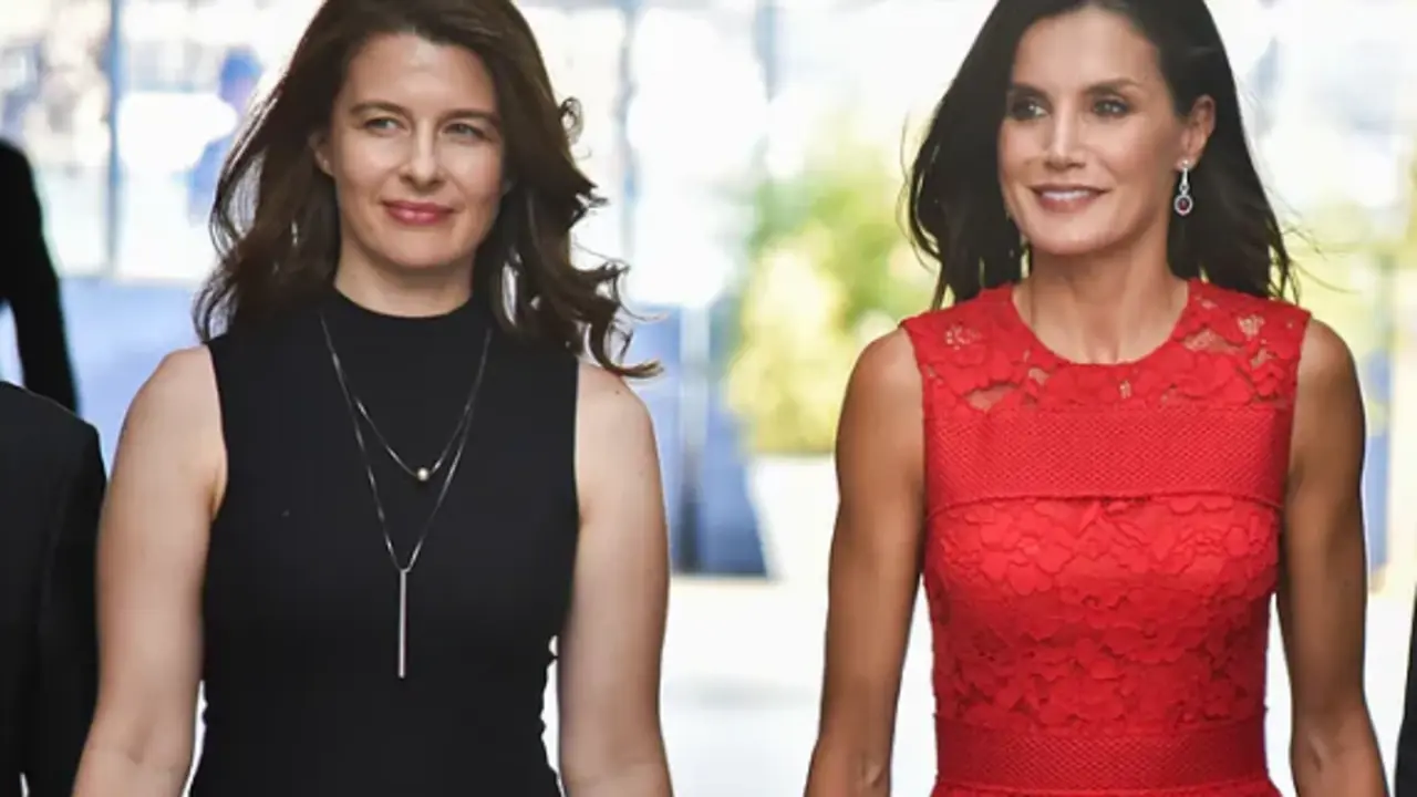 Mar&iacute;a Dolores Oca&ntilde;a, junto a la Reina Letizia. / EUROPA PRESS