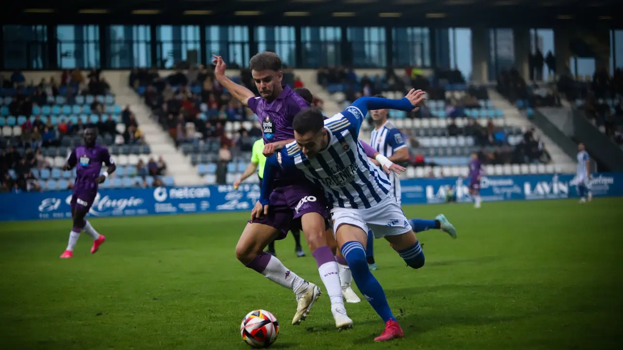 Partido de ida entre Valladolid Promesas y Gimn&aacute;stica en El Malec&oacute;n. / N&eacute;stor Revuelta Zarzosa
