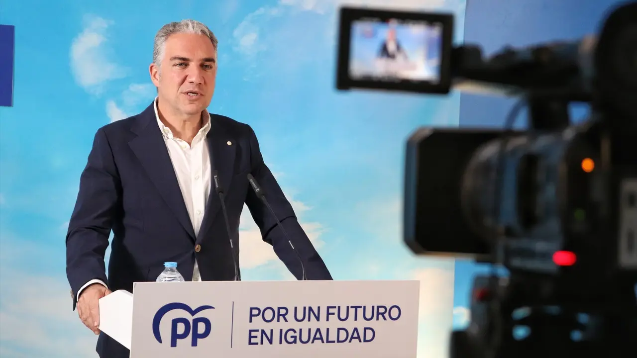 El vicesecretario de Coordinaci&oacute;n Auton&oacute;mica y Local y An&aacute;lisis Electoral del PP, El&iacute;as Bendodo, en una rueda de prensa. EP / Archivo