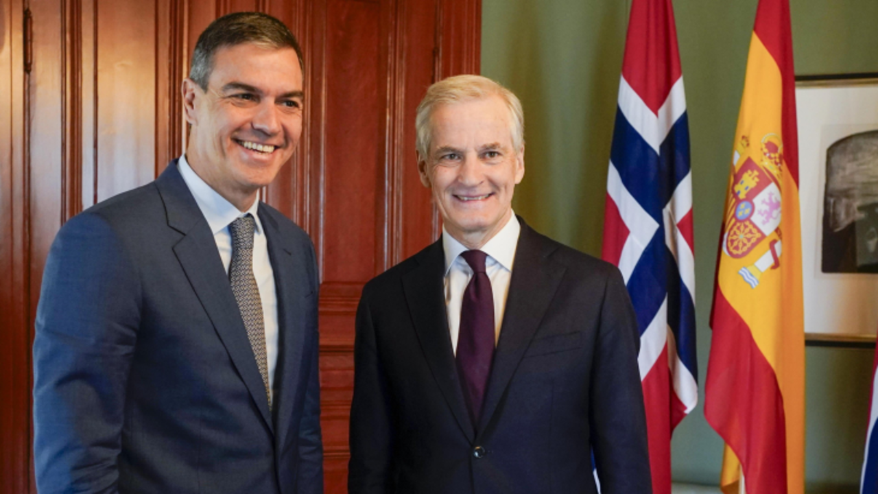 Pedro S&aacute;nchez y el primer ministro de Noruega, este viernes en Oslo. / EFE