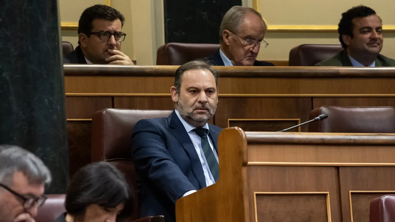 El diputado del Grupo Mixto y exministro de Transportes Jos&eacute; Luis &Aacute;balos durante una sesi&oacute;n plenaria. Alejandro Mart&iacute;nez V&eacute;lez / Archivo