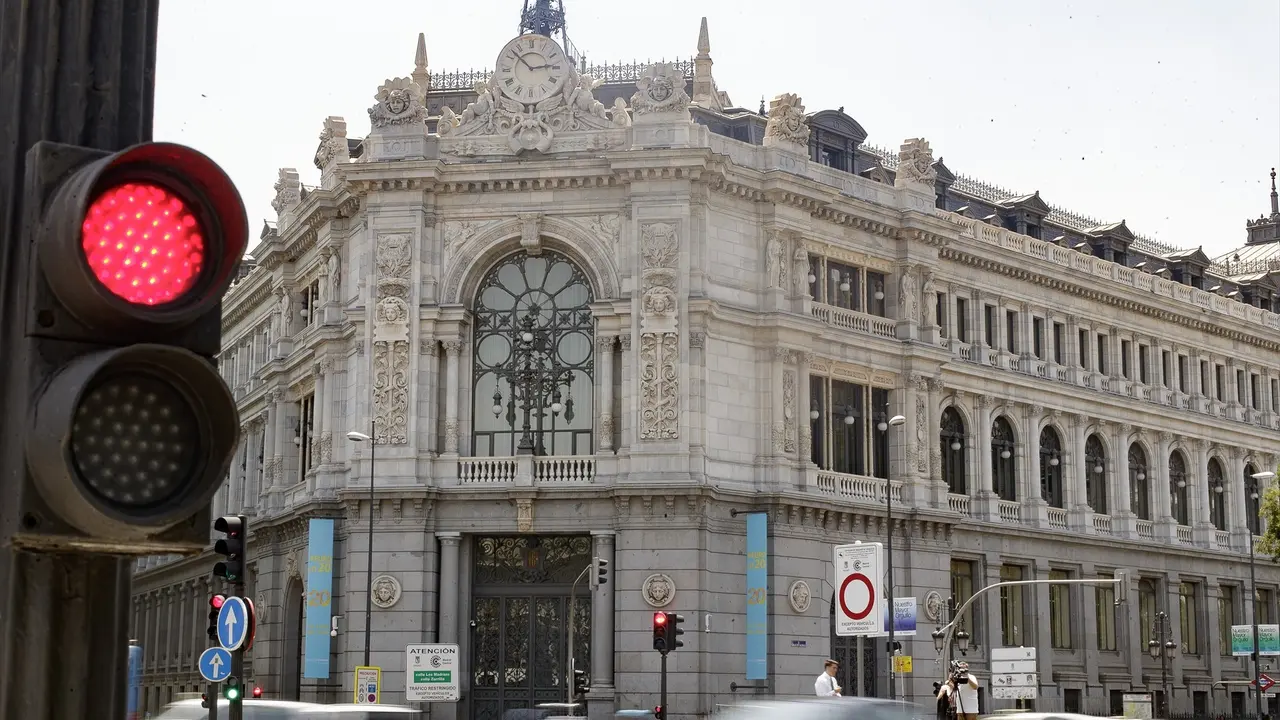 Fachada del edificio del Banco de Espa&ntilde;a situada en la confluencia del Paseo del Prado y la madrile&ntilde;a calle de Alcal&aacute;. Eduardo Parra