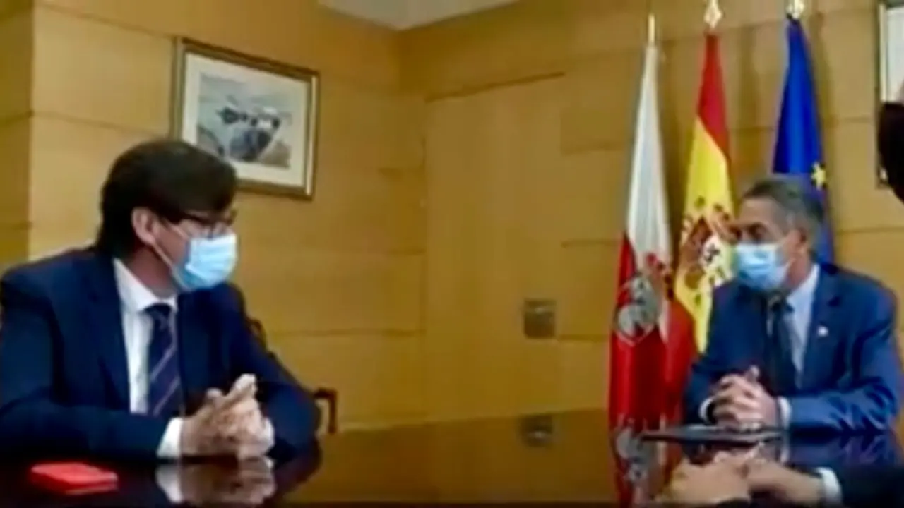 Salvador Illa, Miguel &Aacute;ngel Revilla y Pablo Zuloaga. (PSOE-PRC).