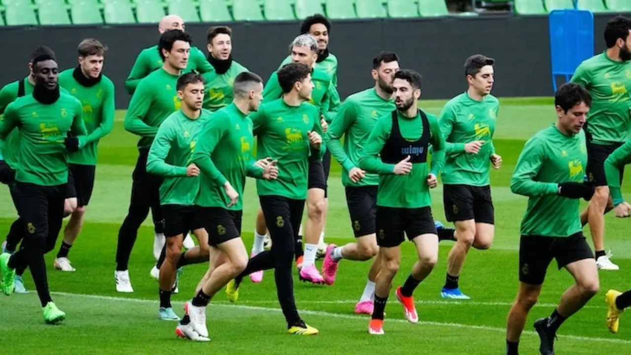 El Racing durante unos entrenamientos en las instalaciones del Nando Josu. / RC