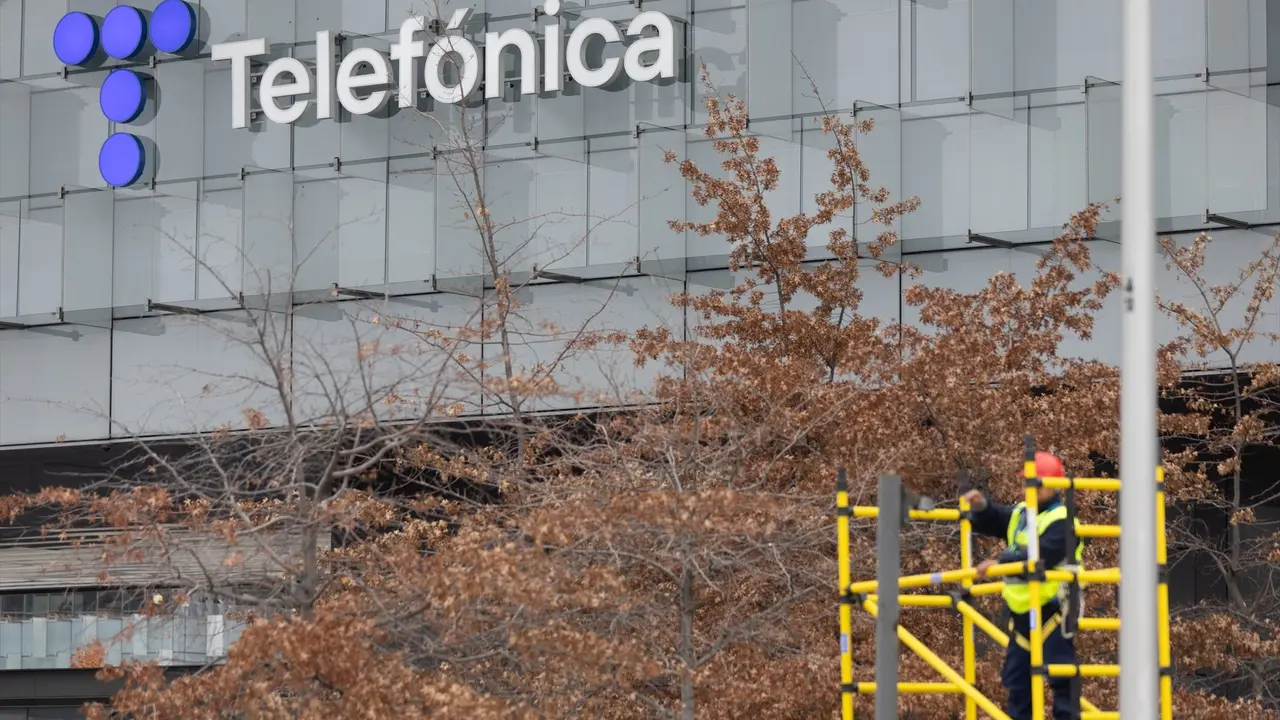 Vista de la sede de Telef&oacute;nica en Madrid (Espa&ntilde;a). Eduardo Parra / Archivo