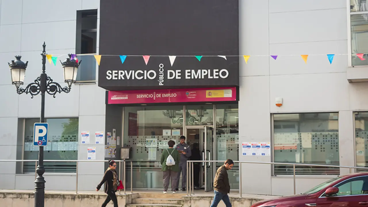 Una oficina de empleo en Cantabria. EP / Archivo