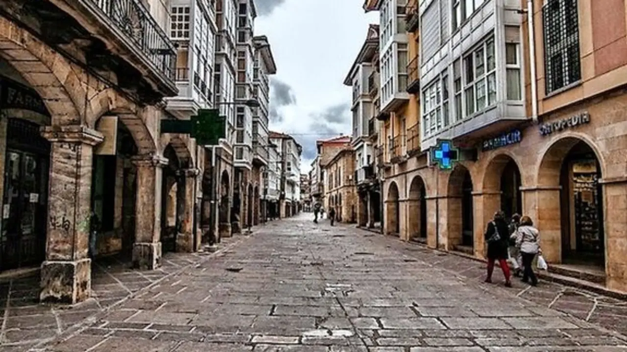 Una de las avenidas principales del centro de Reinosa. / ALERTA