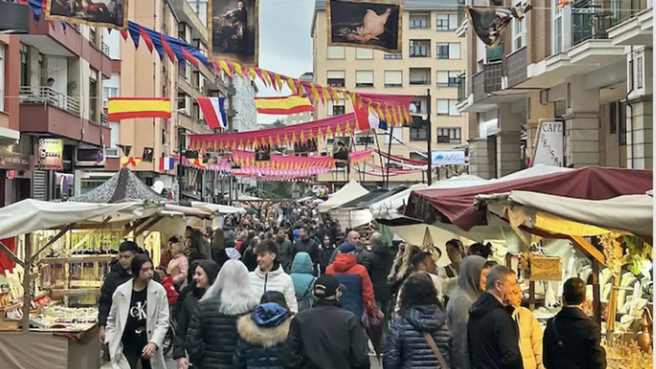 Las calles de la localidad viven este fin de semana la Fiesta Homenaje a Pedro Velarde. / alerta