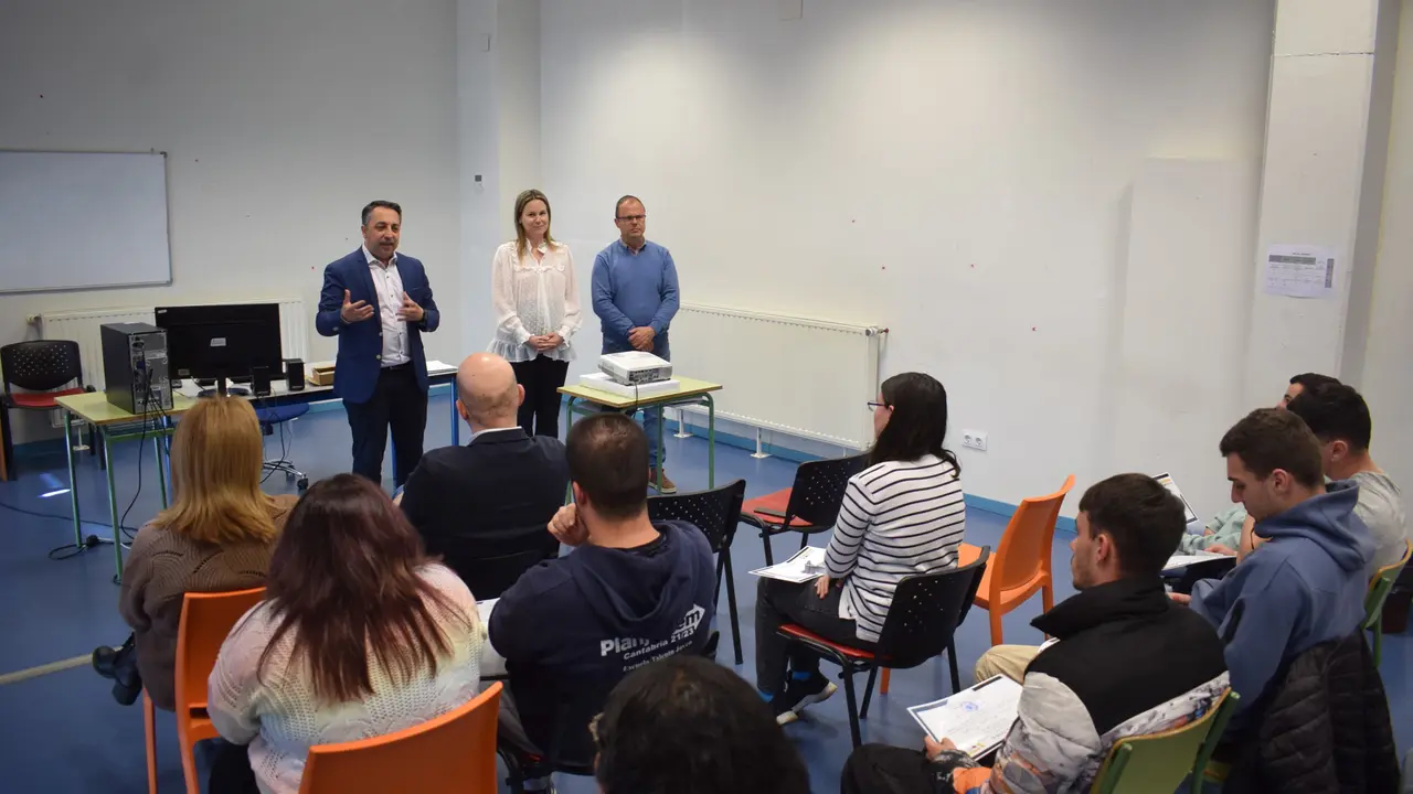 Participantes en el programa de formaci&oacute;n. / Alerta