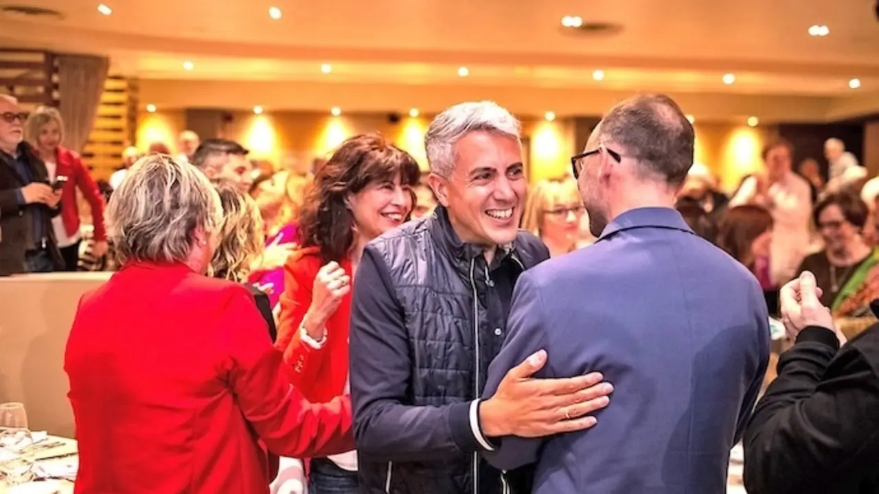 El l&iacute;der del PSOE regional, Pablo Zuloaga, en una acto del PSOE junto a la ministra de Igualdad, Ana Redondo. / E.P.