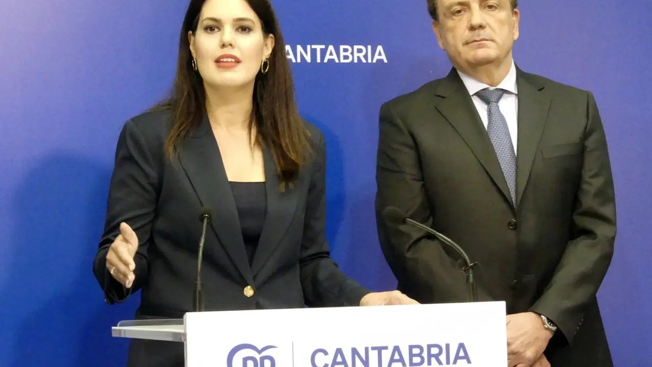 La portavoz adjunta del PP en el Congreso, Miriam Guardiola, junto al diputado por Cantabria del PP, F&eacute;lix de las Cuevas. / Alerta