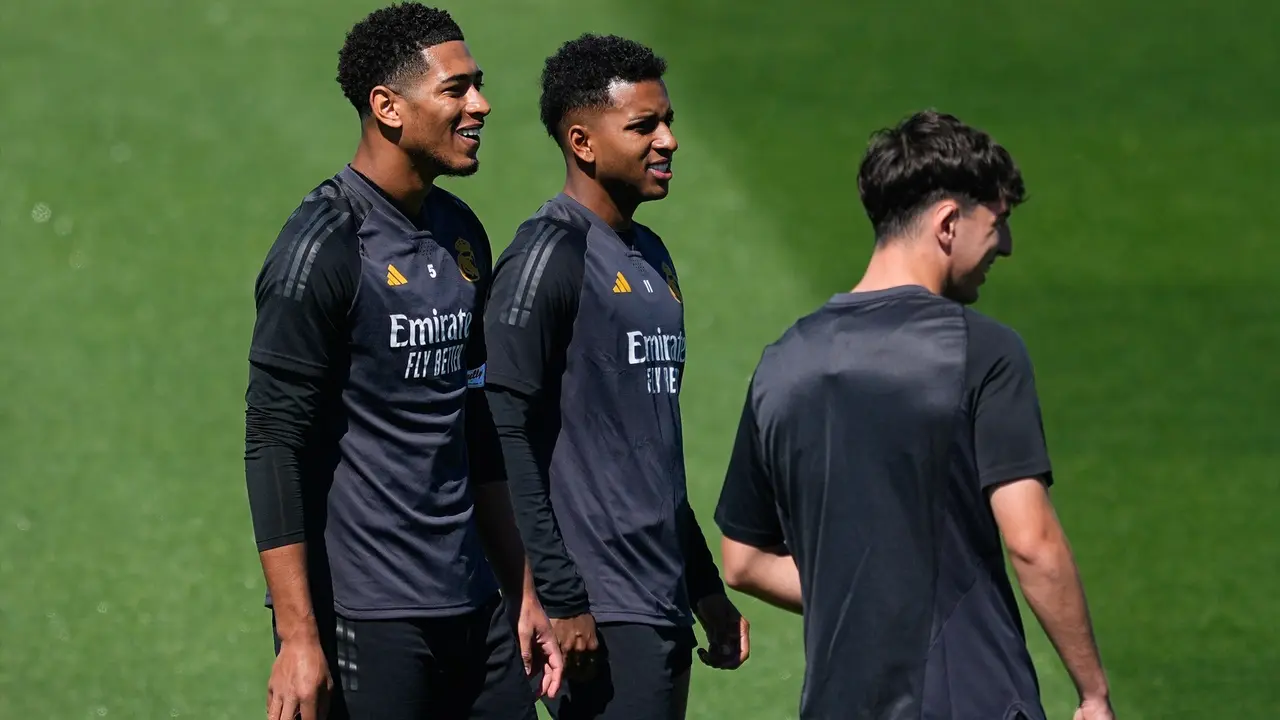 Jude Bellingham y Rodrygo durante el entrenamiento del Real Madrid. AFP7