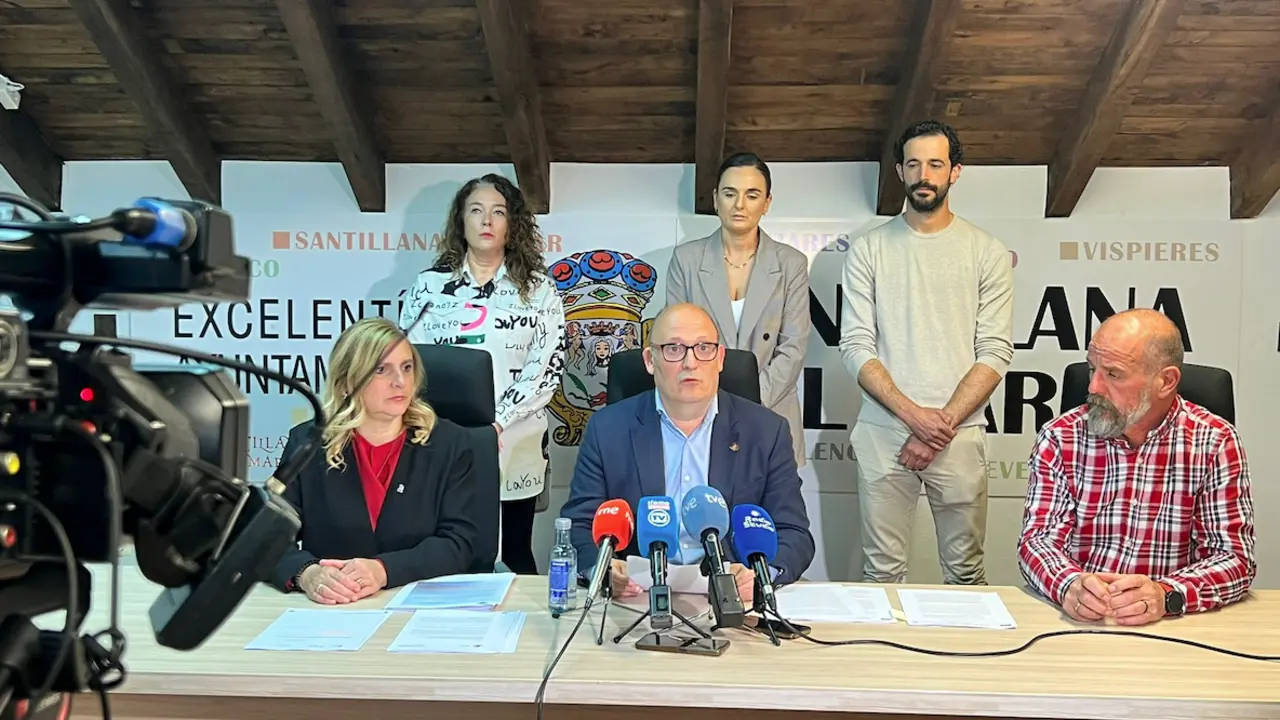 El alcalde del municipio, &Aacute;ngel Rodr&iacute;guez Uzquiza, ayer en rueda de prensa.