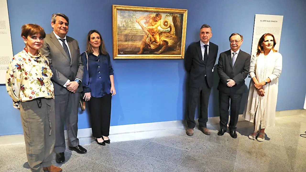 Autoridades junto al cuadro &lsquo;H&eacute;rcules matando al drag&oacute;n del jard&iacute;n de las Hesp&eacute;rides&rsquo;, del pintor barroco Pedro Pablo Rubens.. / Alerta