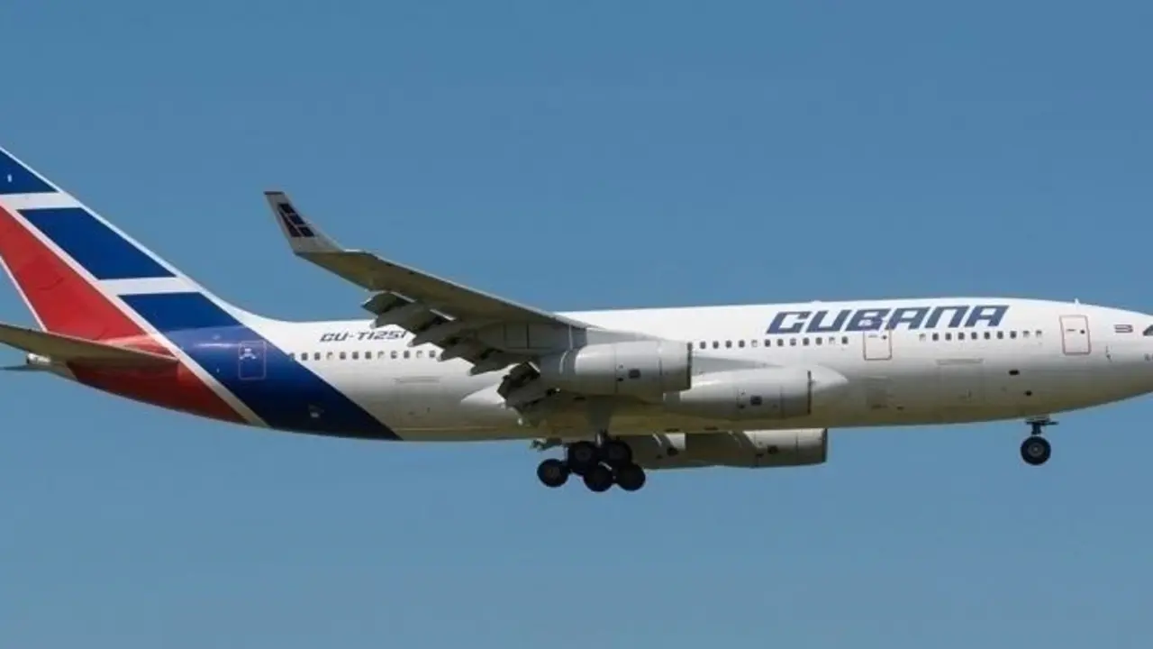 Un avi&oacute;n de Cubana de Aviaci&oacute;n. EP / Archivo