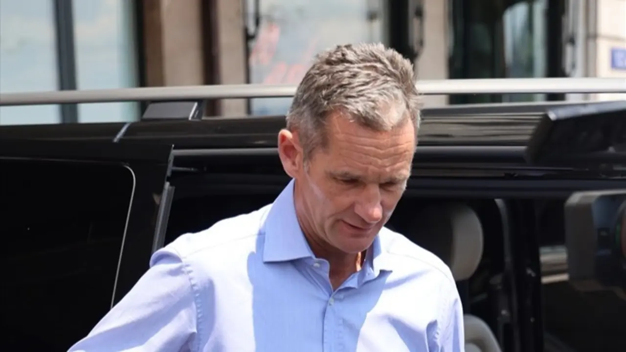 I&ntilde;aki Urdangarin saliendo del hotel el d&iacute;a de la graduaci&oacute;n de su hija Irene Urdangarin. / Archivo