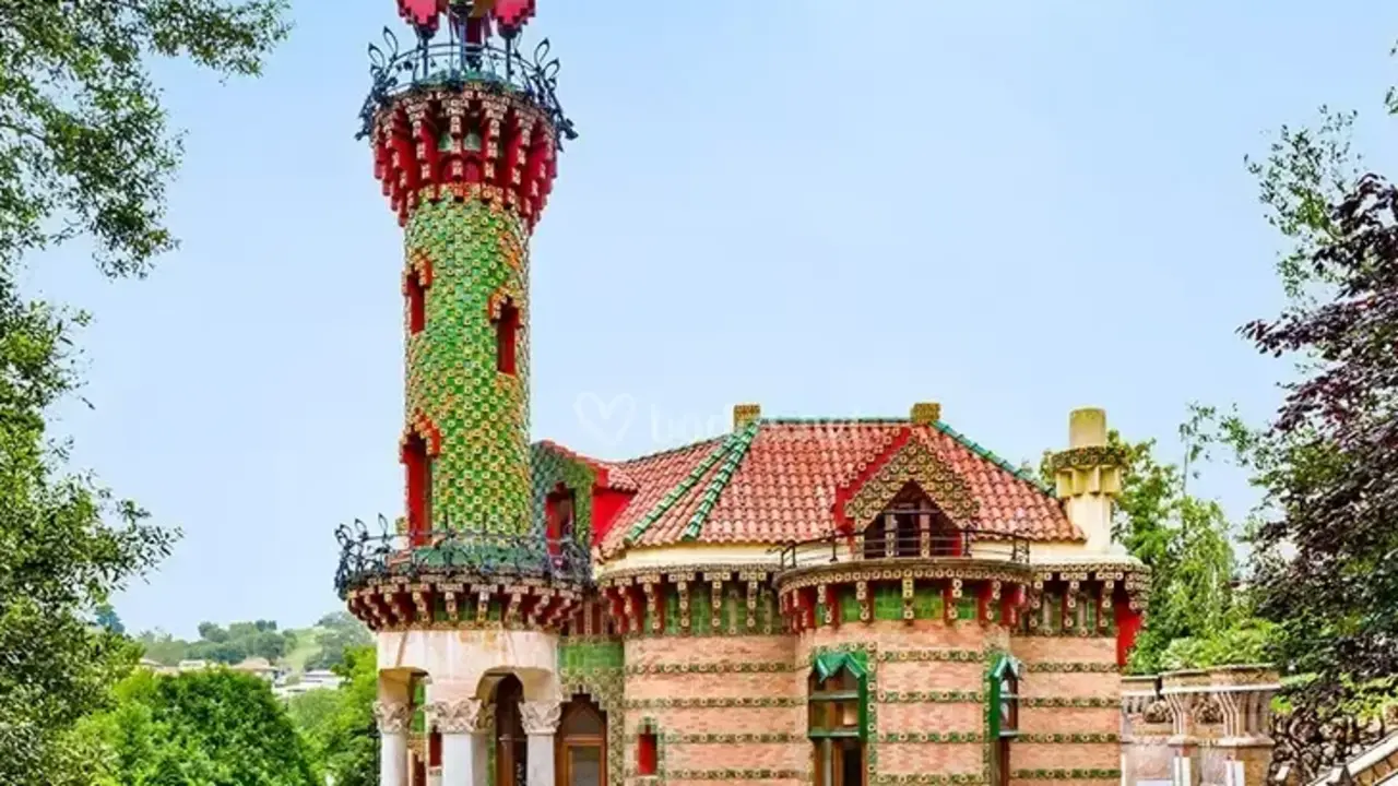 Vista de El Capricho de Gaud&iacute;. / Alerta