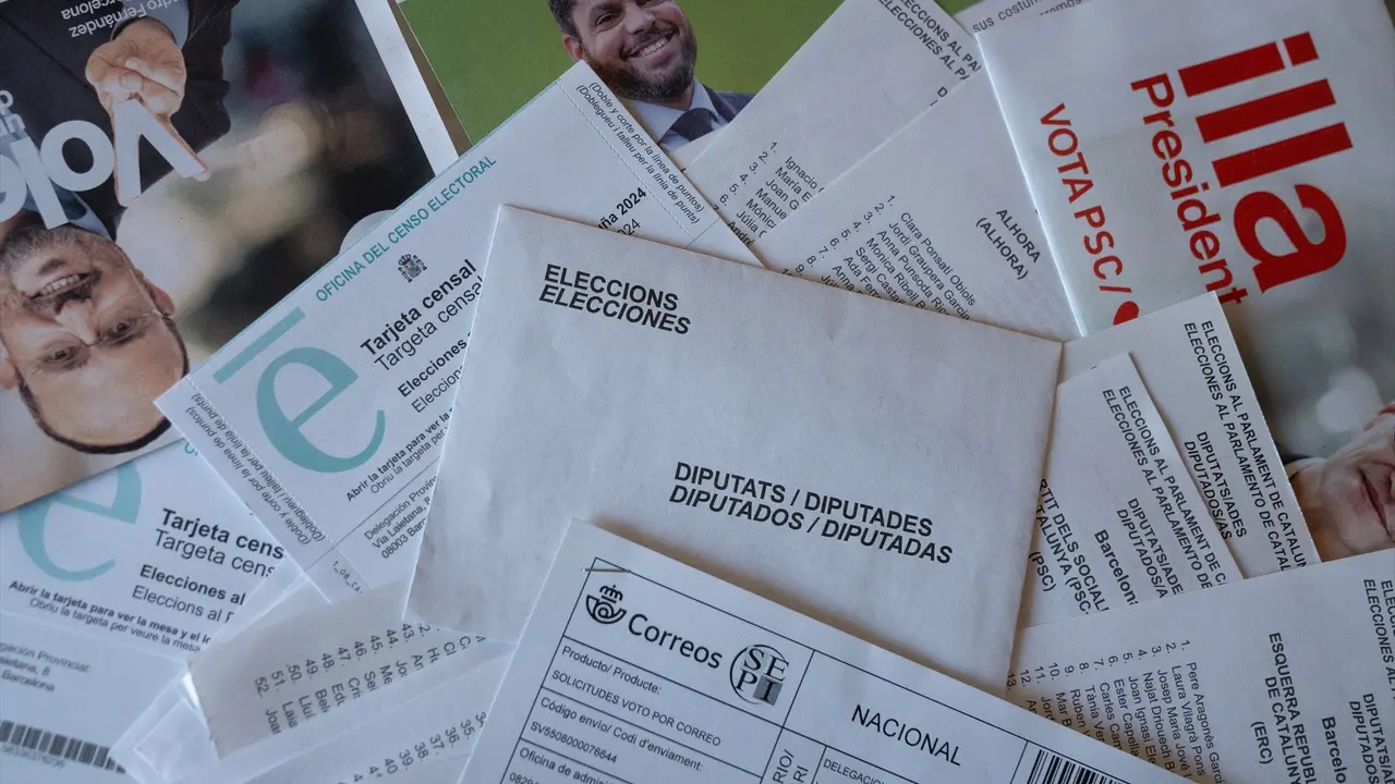 Diferentes recursos electorales para los comicios catalanes del 12M. EP