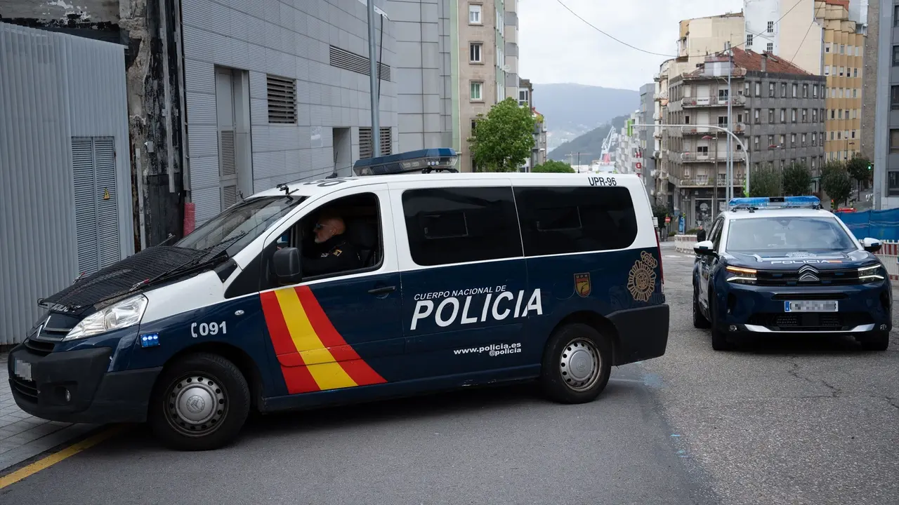 Un furg&oacute;n de la Polic&iacute;a Nacional. Adri&aacute;n Irago / Archivo