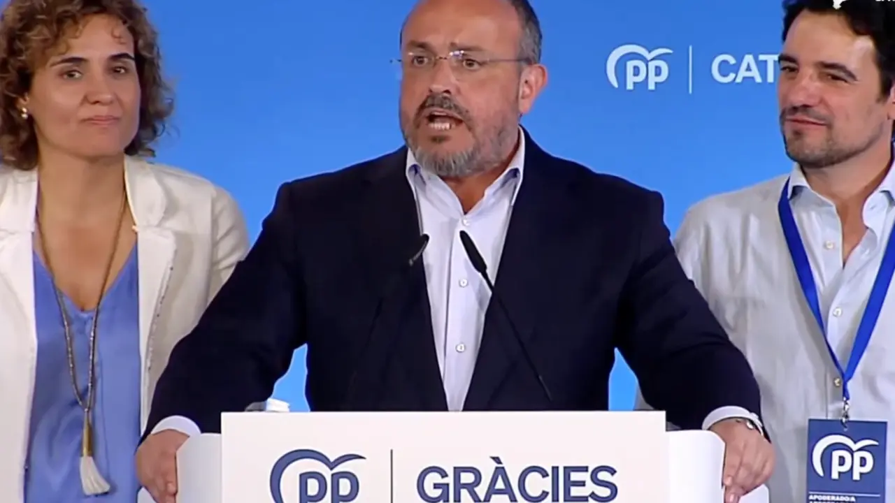 El candidato del PP a las elecciones catalanas, Alejandro Fern&aacute;ndez durante la rueda de prensa. / A.E.