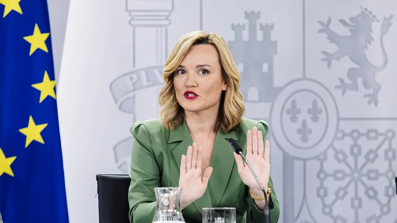 La ministra de Educaci&oacute;n, Formaci&oacute;n Profesional y Deporte, Pilar Alegr&iacute;a, durante una rueda de prensa posterior a la reuni&oacute;n del Consejo de Ministros. Carlos Luj&aacute;n