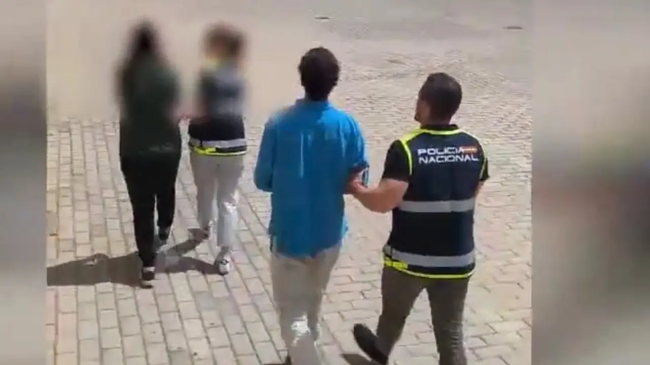 Momento de la detenci&oacute;n. Captura del v&iacute;deo de la Polic&iacute;a Nacional