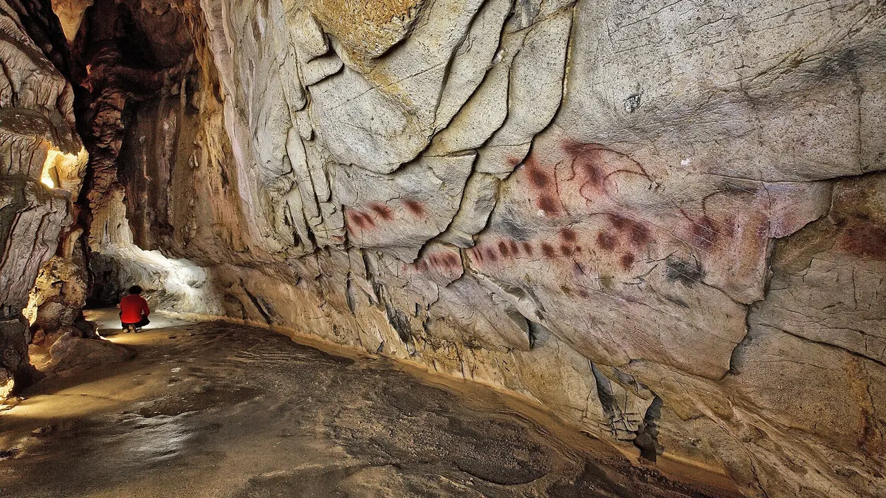 Fotograf&iacute;a de archivo de la Cueva de El Castillo. / Alerta