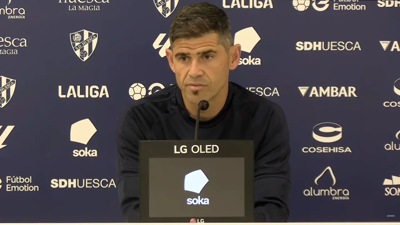 El t&eacute;cnico del Huesca, Antonio Hidalgo. / A.E.