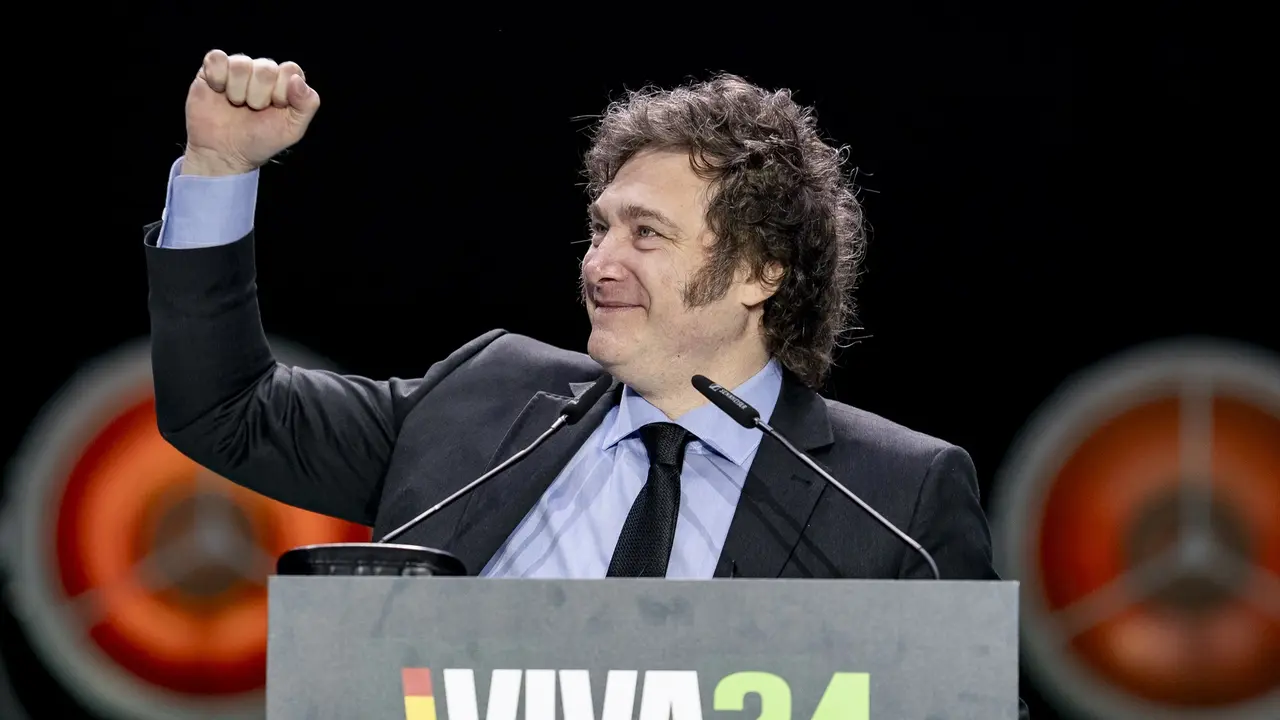 El presidente de Argentina, Javier Milei, interviene durante el acto &lsquo;Viva 24&rsquo; de Vox. A. P&eacute;rez Meca / Archivo