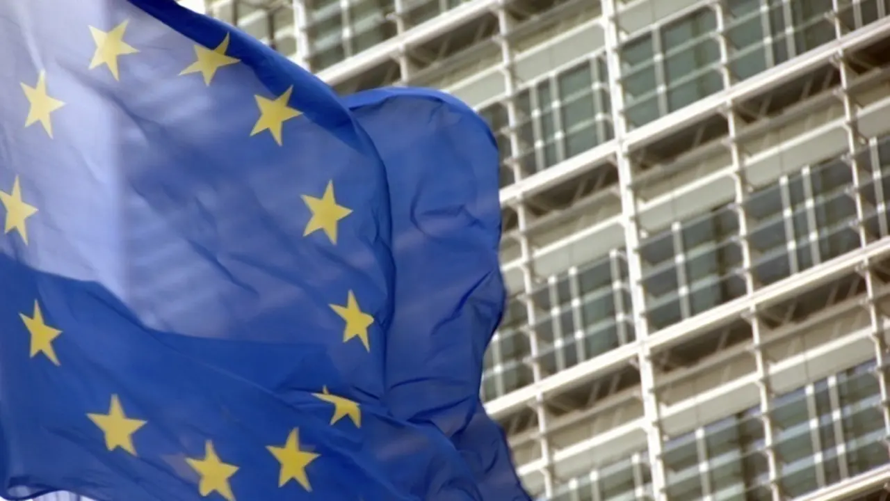Bandera de la UE frente a la sede de la CE. EP / Archivo
