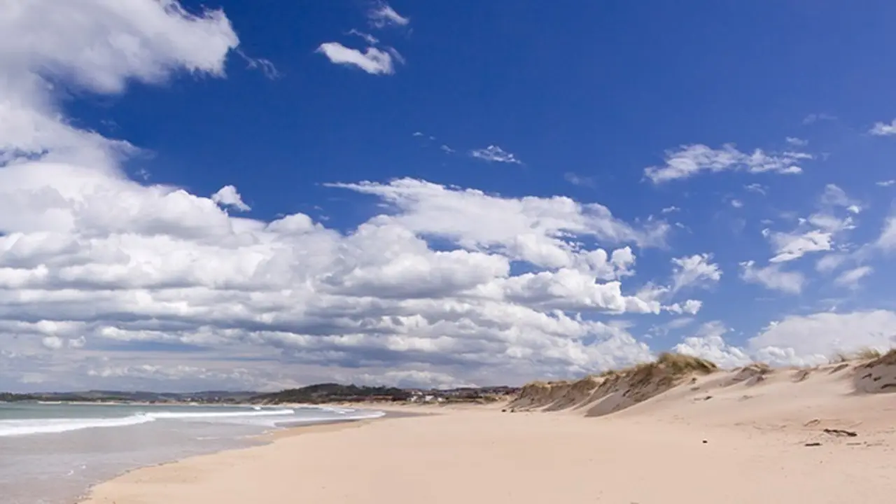 Playa del Puntal. EP / Archivo