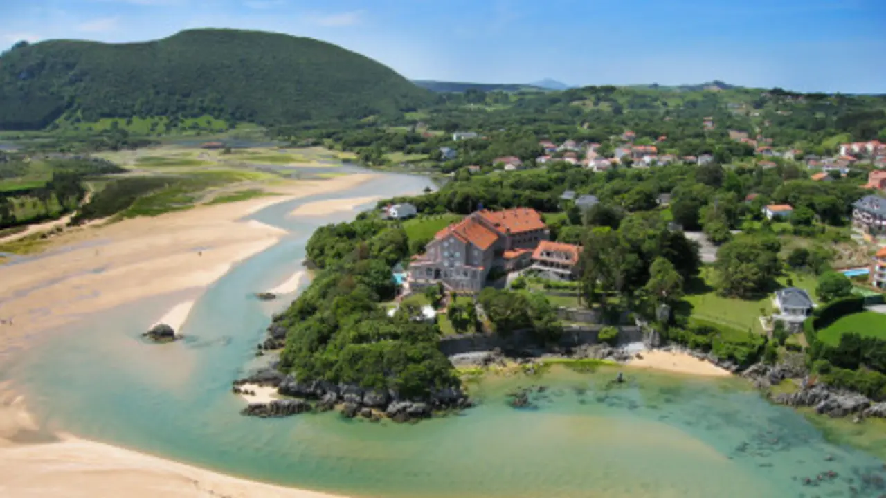 Una de las playas de Isla, la Cava. / A.E.