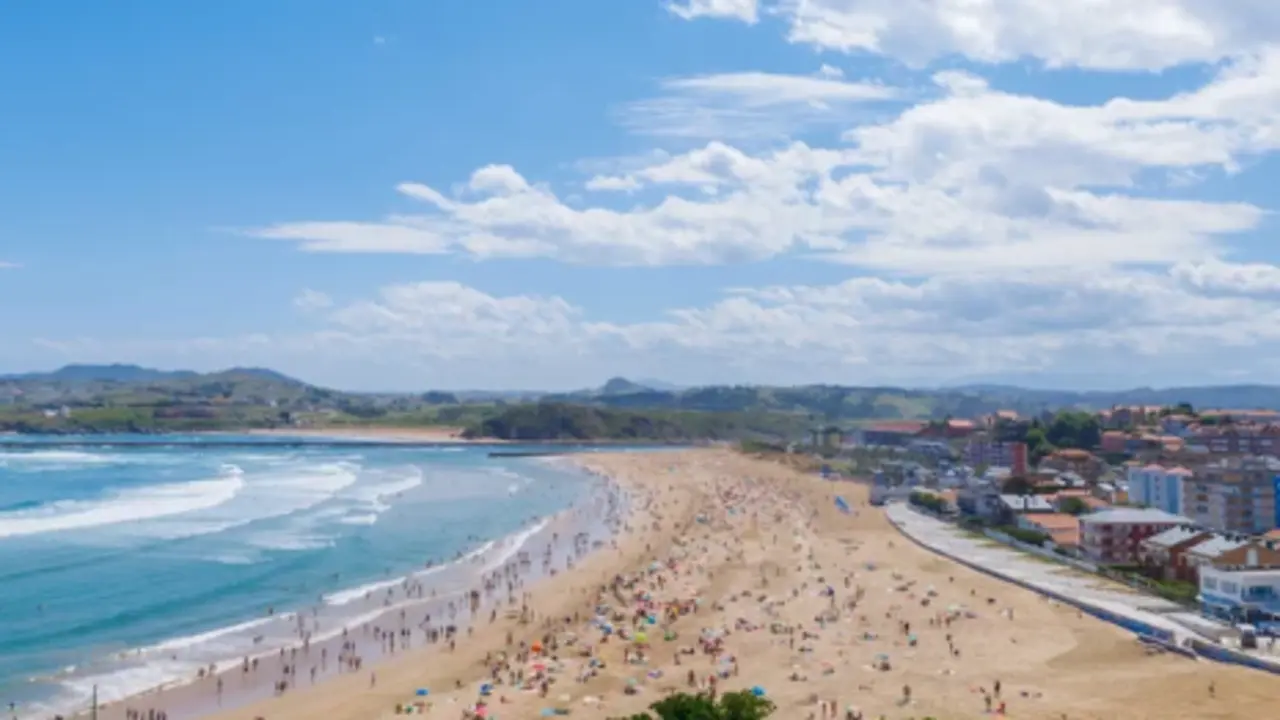 Vista de la playa de la Concha, en Suances. / A.S.