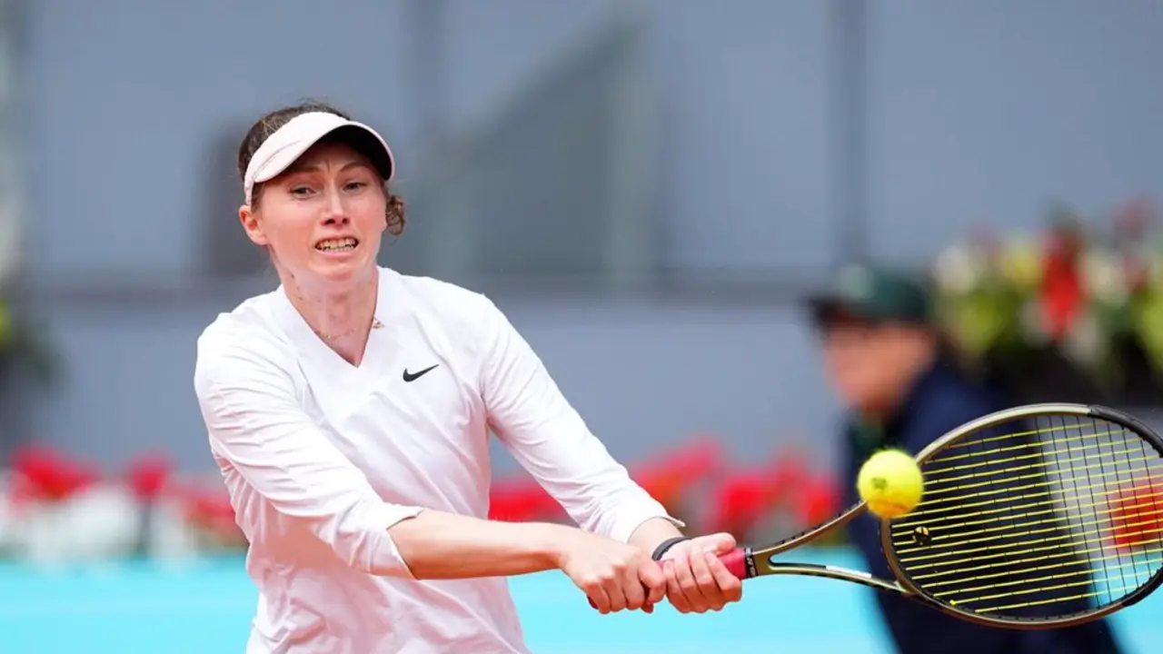 La c&aacute;ntabra Cristina Bucsa durante el partido de primera ronda en Roland Garros 2024. / A.E.