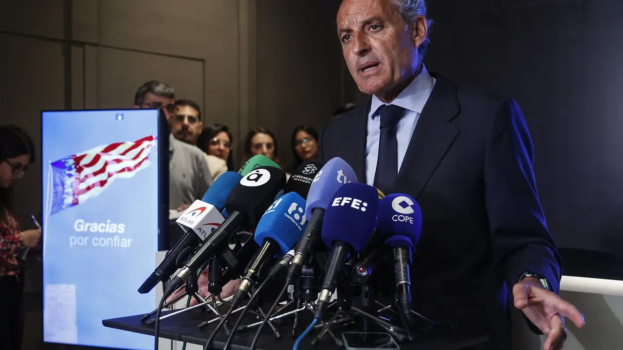 El expresidente de la Generalitat valenciana, Francisco Camps, ofrece una una rueda de prensa tras ser absuelto. Rober Solsona