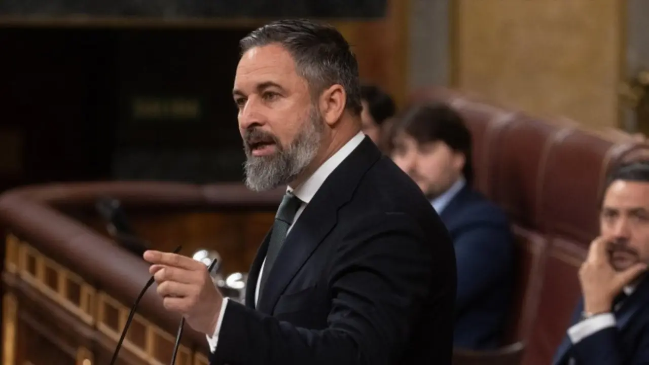 El l&iacute;der de VOX, Santiago Abascal, en un pleno en el Congreso de los Diputados./ Eduardo Parra
