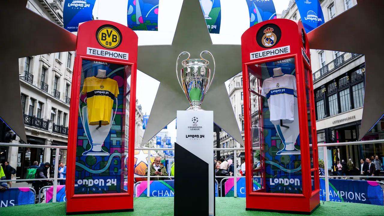 La Copa espera al ganador en Londres. / Tom Weller