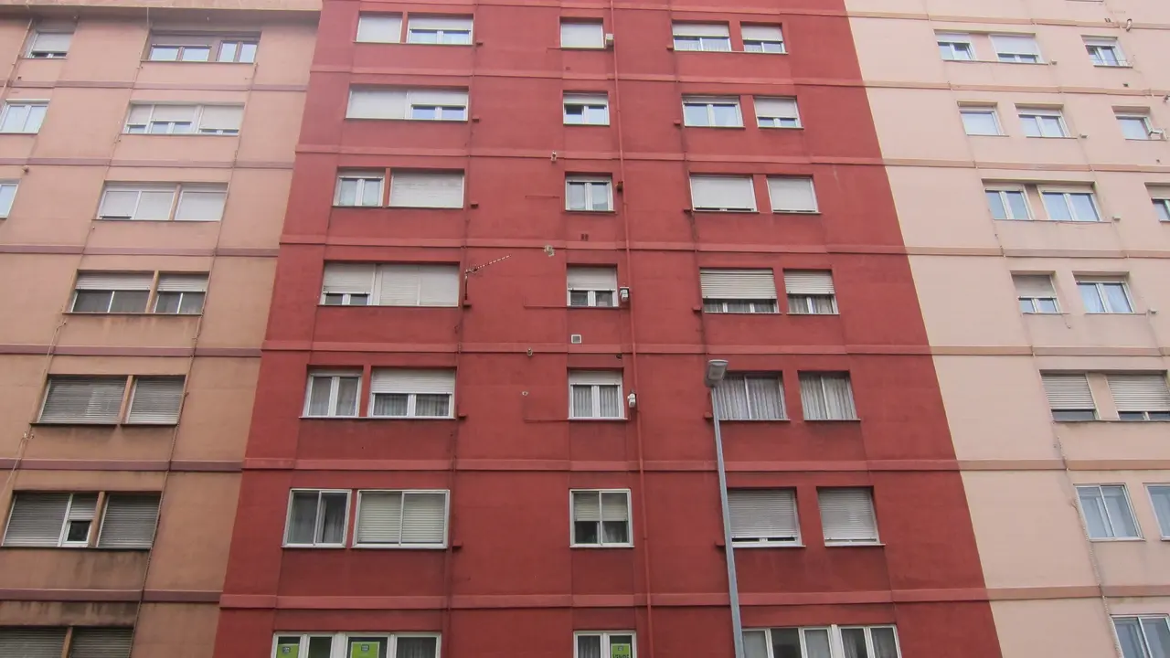 Un conjunto de pisos en Cantabria. / EP